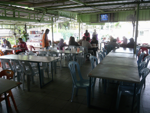 Lunch at Ikan Bakar behind Istana Negara
