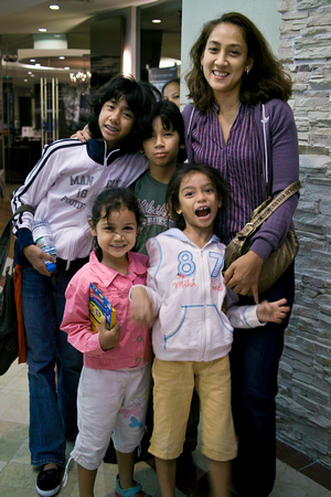Darawaty and her kids