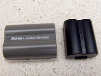 Nikon D200 Set - Rechargeable Battery vs FZ30