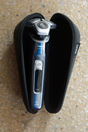 Philips S9000 Electric Shaver