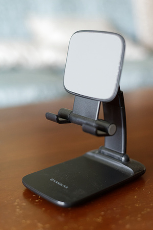 Kuulaa Mobile Phone Desk Holder